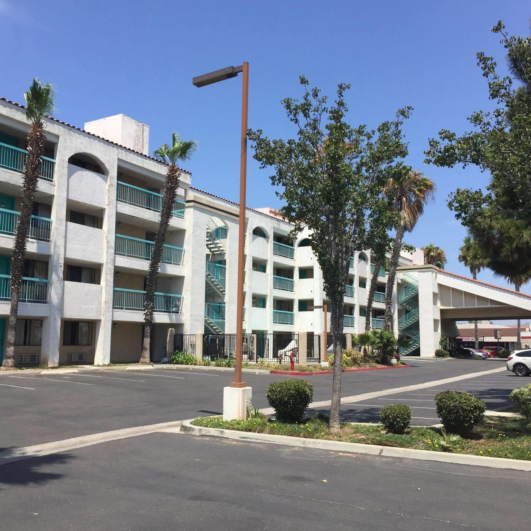 Days Inn By Wyndham Chula Vista-San Diego Eksteriør billede